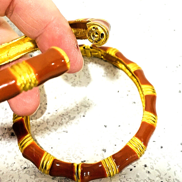 2 Kenneth Lane Signed Goldtone Burnt Orange Ribbed Bracelets Hinged Slim Bangles - Picture 5 of 10